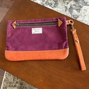 ARTIFACT PERSONAL EFFECTS BAG  EUC